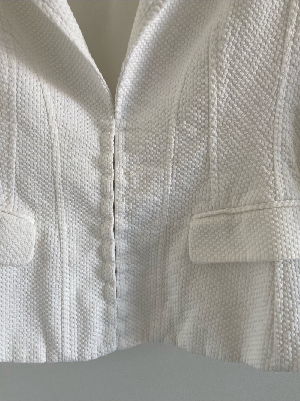 le chateau White Textured Tailored Blazer - Picture 2 of 9